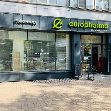 Уютная Квартира В Самом Сердце Алматы Almaty Esterno foto